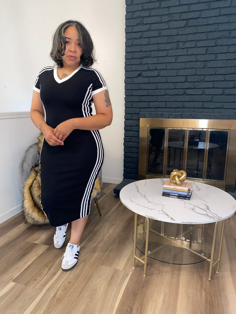 V-Neck Stripe Dress| Black