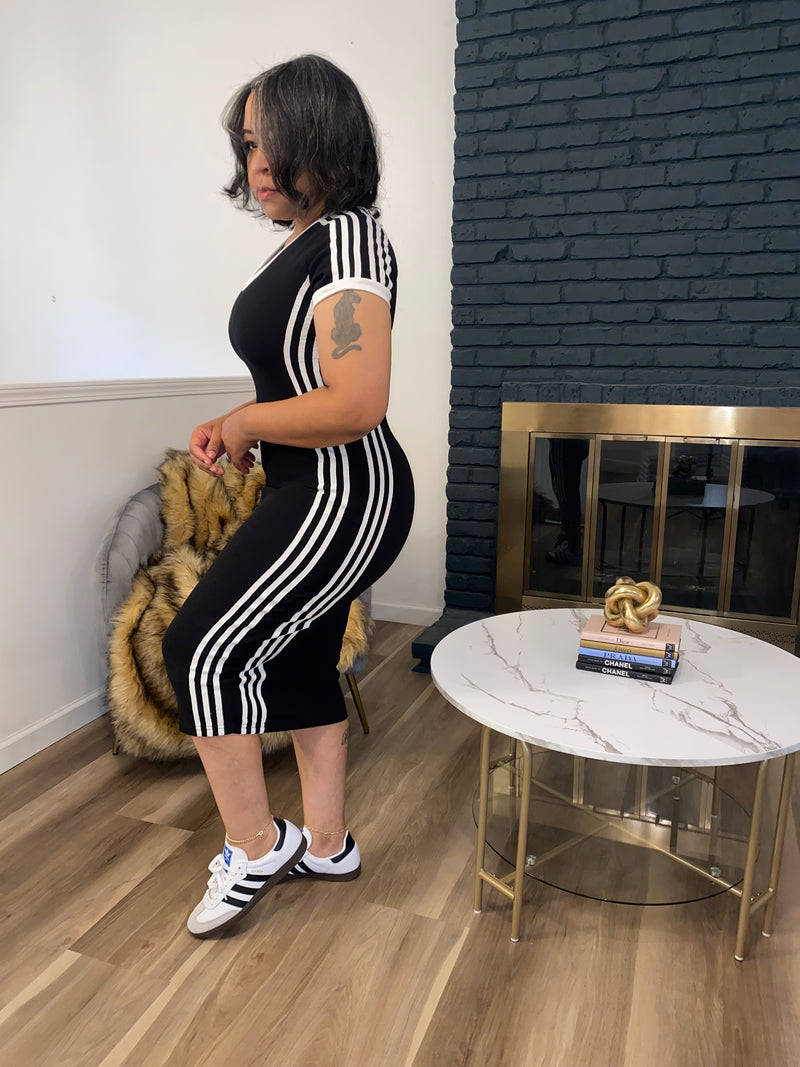 V-Neck Stripe Dress| Black